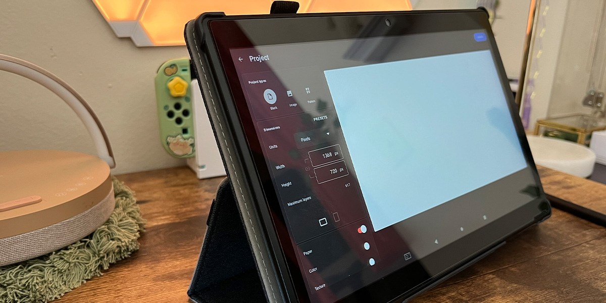 Front, angled view of Simbans PicassoTab XL  Front, angled view of Simbans PicassoTab XL