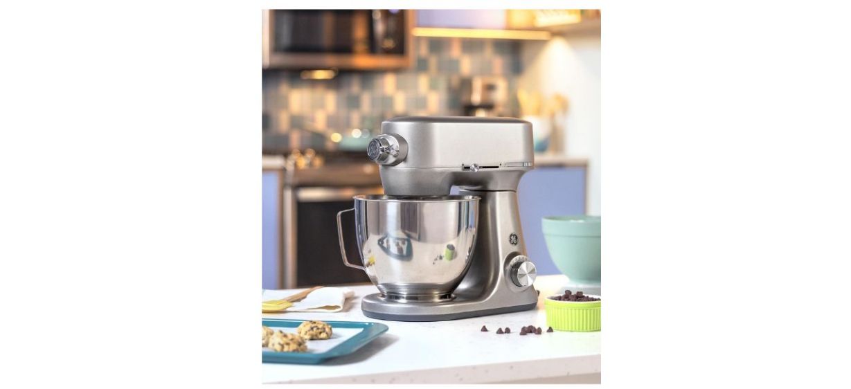 GE Tilt-Head Electric Stand Mixer GE Tilt-Head Electric Stand Mixer