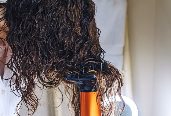 How to use a hair diffuser