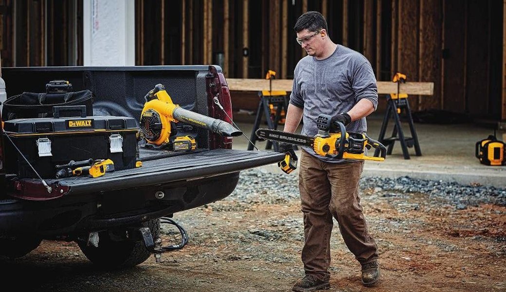 4 Best DEWALT Chainsaws Nov. 2022 BestReviews